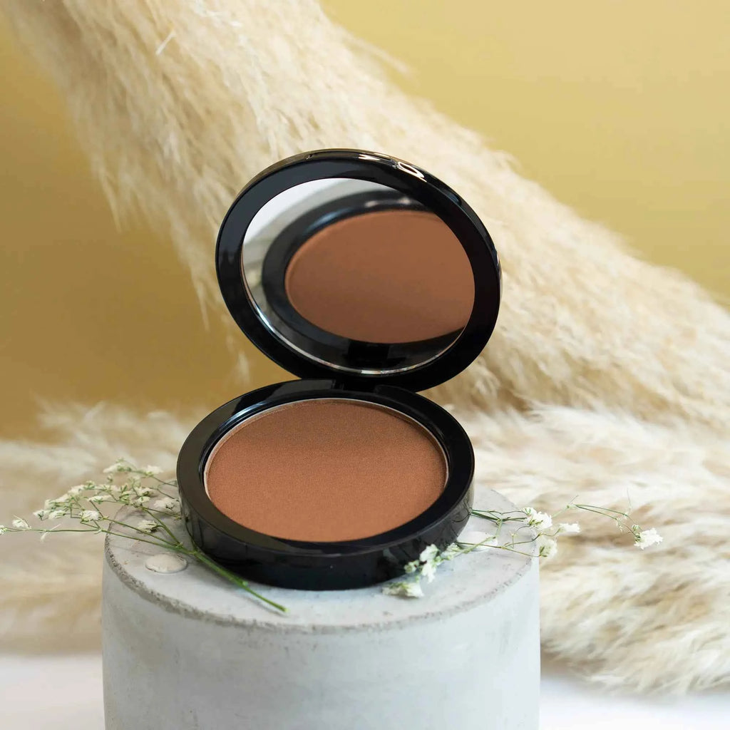 BLNK-MB-01-02-BR-BRZ04_Lifestylewebp - Glaze & Gloss
