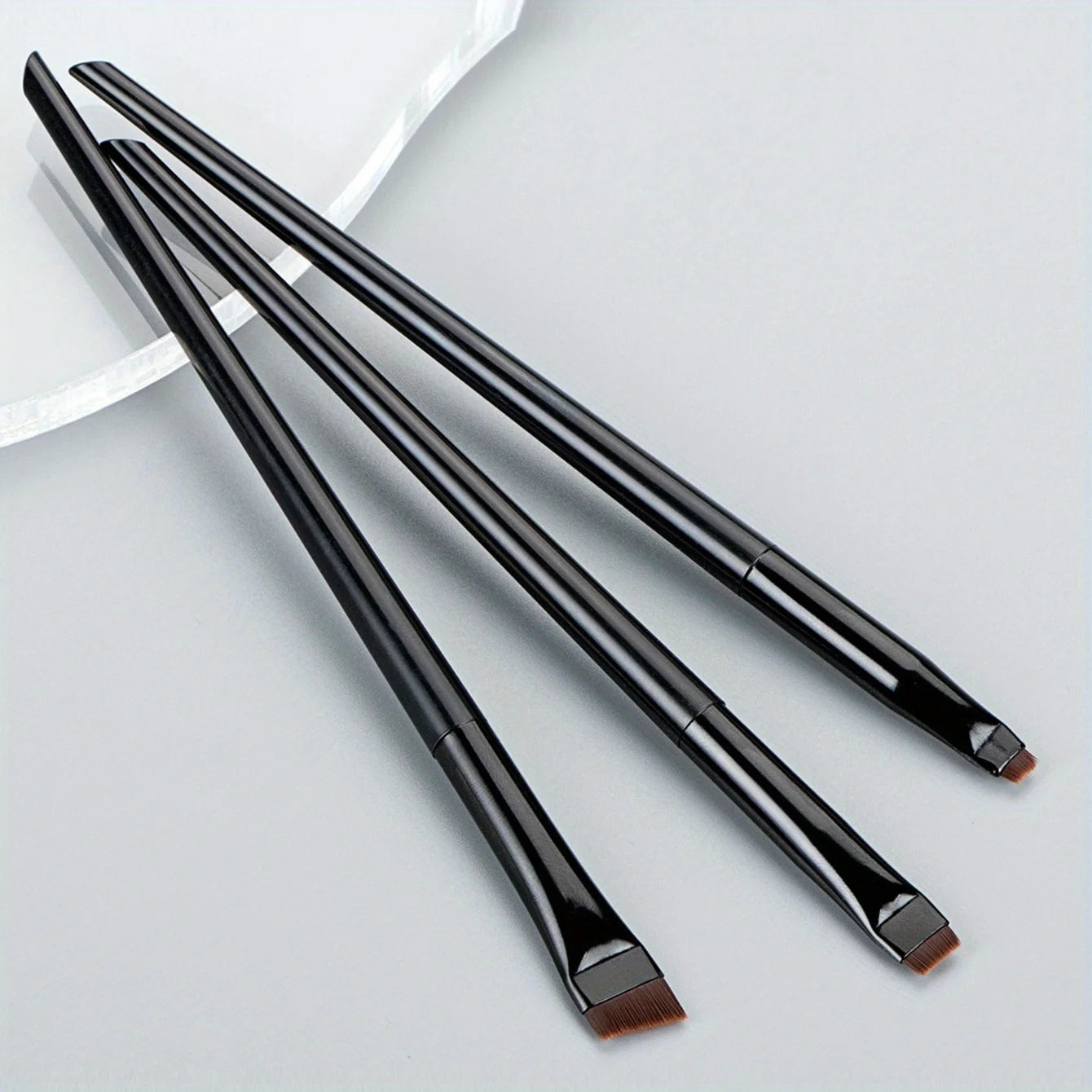 Glaze & Gloss Ultra-Thin Precision Eyeliner Brush