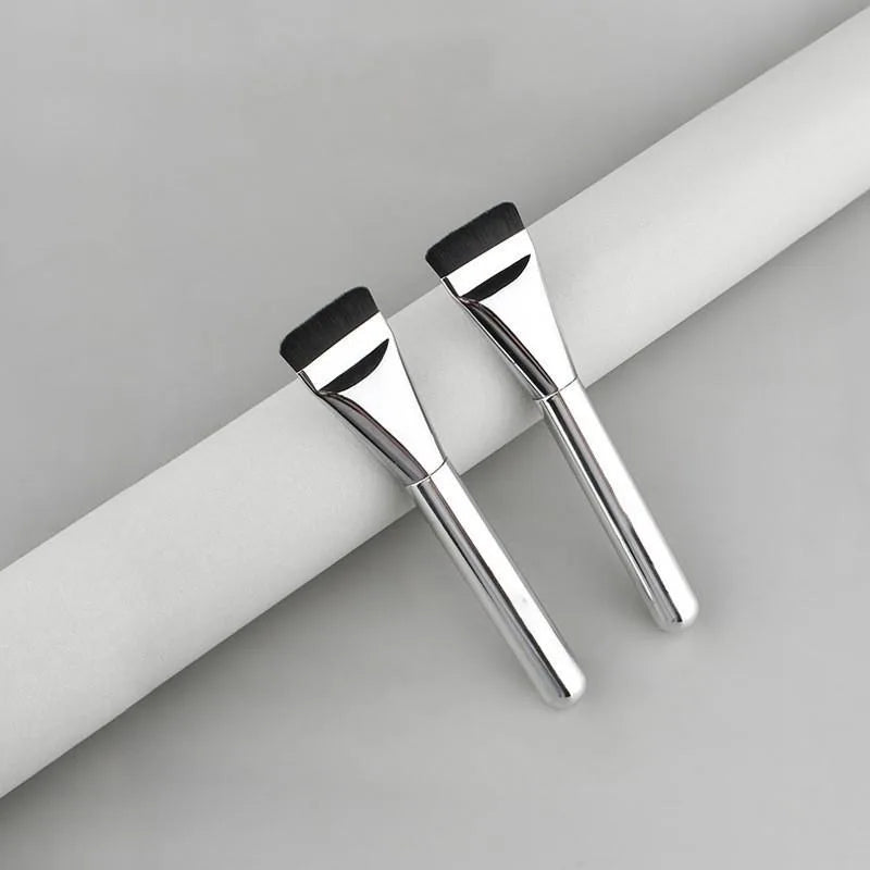 Glaze & Gloss Perfect Flat-Head Foundation Brush
