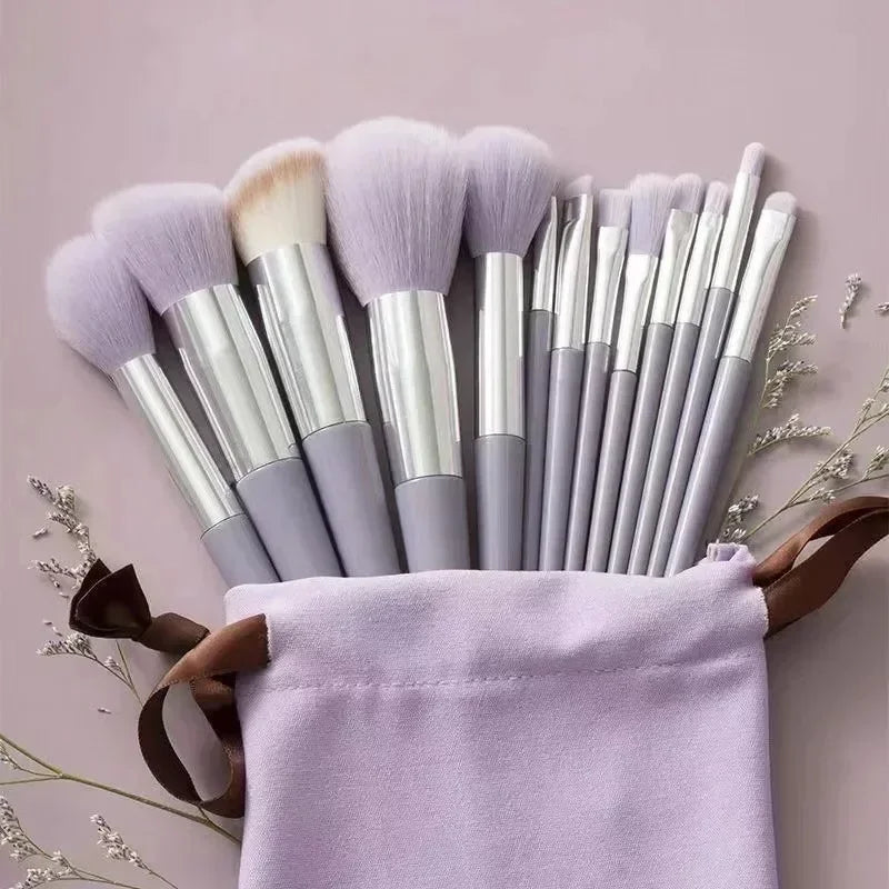 Glaze & Gloss 
Essential Eyeshadow & Eyeliner Brush Kit