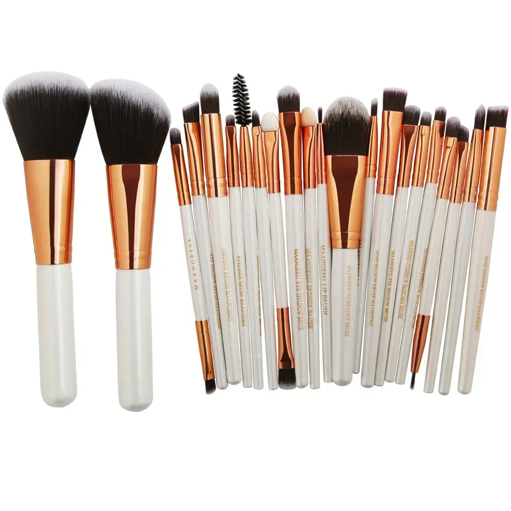 Glaze & Gloss 
Essential Eyeshadow & Eyeliner Brush Kit
