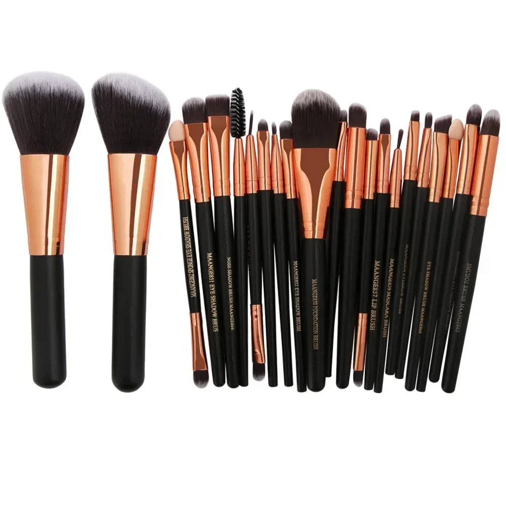 Glaze & Gloss 
Essential Eyeshadow & Eyeliner Brush Kit