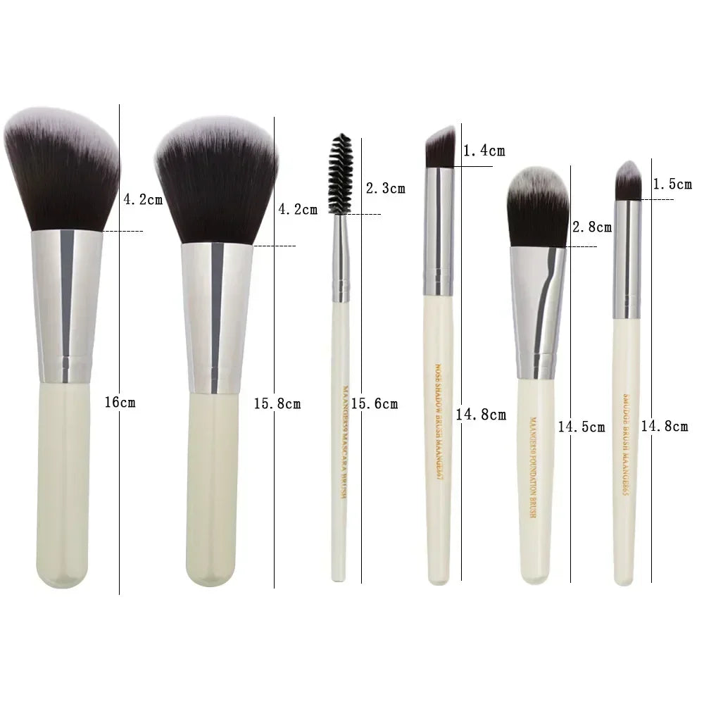 Glaze & Gloss 
Essential Eyeshadow & Eyeliner Brush Kit