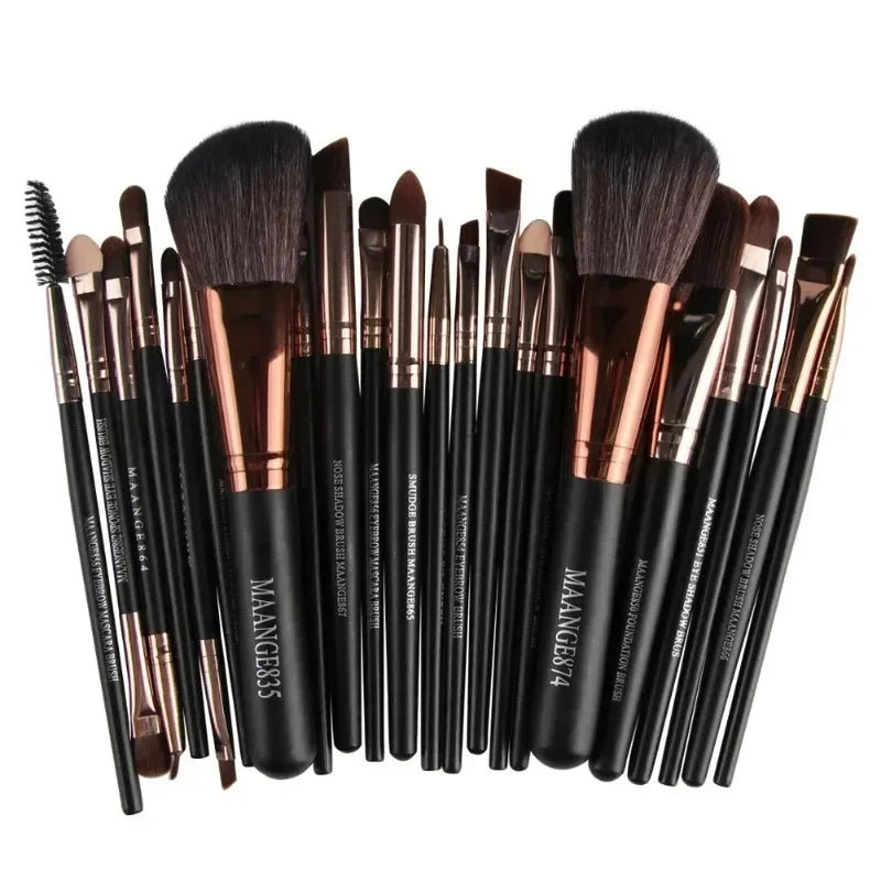 Glaze & Gloss 
Essential Eyeshadow & Eyeliner Brush Kit