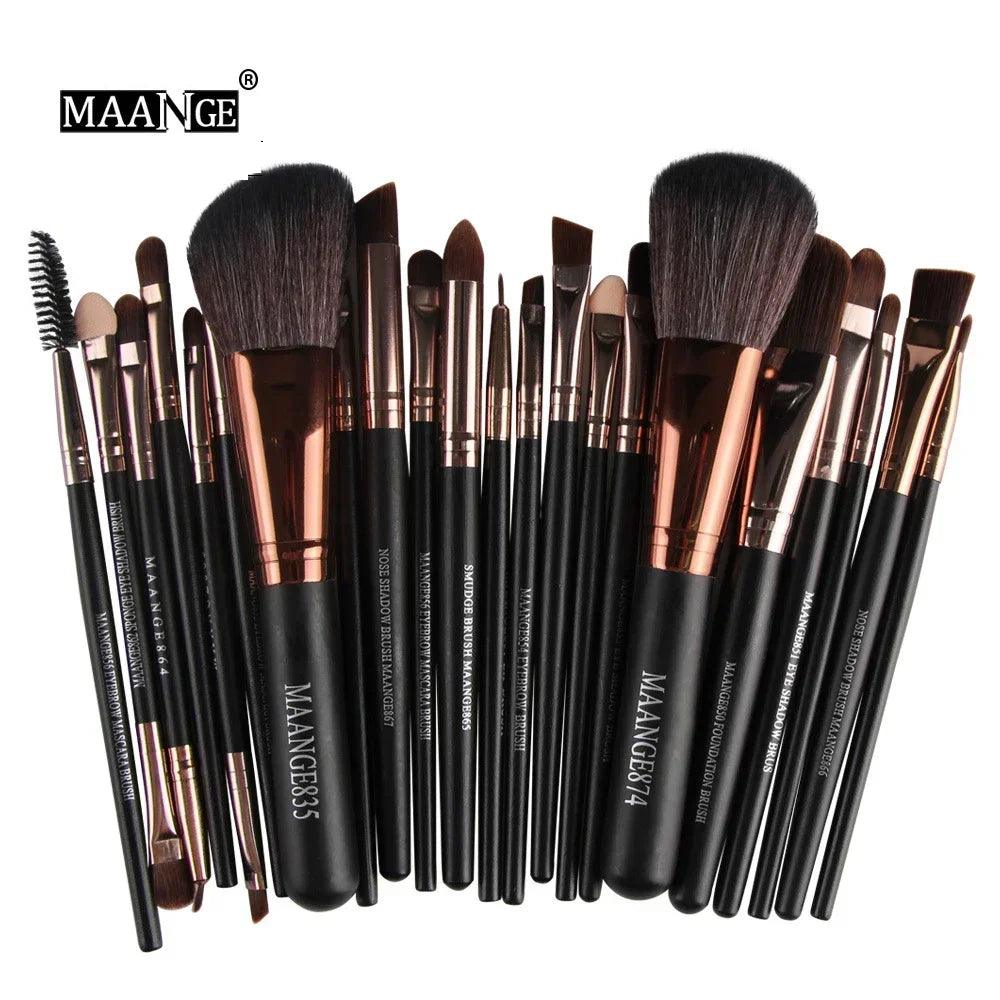 Glaze & Gloss 
Essential Eyeshadow & Eyeliner Brush Kit