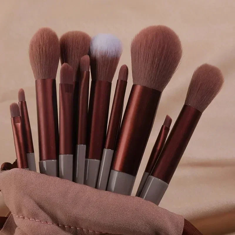 Glaze & Gloss 
Essential Eyeshadow & Eyeliner Brush Kit
